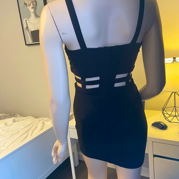 TOBI Dress - Picture 4 of 5